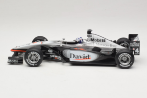 McLaren MP4-16 Mercedes #3 D. Coulthard F1 2001 Hot Wheels 1:18 50199 Metal - imaginea 3 din 6