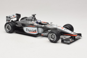McLaren MP4-16 Mercedes #3 D. Coulthard F1 2001 Hot Wheels 1:18 50199 Metal - imaginea 4 din 6