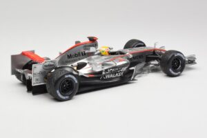 McLaren MP4-25 Mercedes #2 L. Hamilton Showcar 2010 Minichamps 1:18 110100006-R1 Metal - imaginea 2 din 6