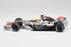 McLaren MP4-25 Mercedes #2 L. Hamilton Showcar 2010 Minichamps 1:18 110100006-R1 Metal - imaginea 3 din 6