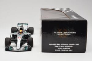 Mercedes AMG W08 EQ Power+ Petronas #44 L. Hamilton F1 World Champion 2017 Minichamps 1:18 186170044 Rășină - imaginea 6 din 7