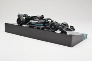 Mercedes AMG W14 E Performance Petronas #63 G. Russell Bahrain GP 2023 Minichamps 1:18 113230163 Rășină - imaginea 4 din 7