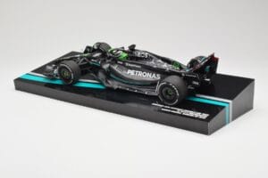 Mercedes AMG W14 E Performance Petronas #63 G. Russell Bahrain GP 2023 Minichamps 1:18 113230163 Rășină - imaginea 5 din 7