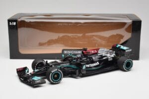 Mercedes AMG W12 #44 L. Hamilton Bahrain GP 2021 Minichamps 1:18 110210144 Metal - imaginea 6 din 7