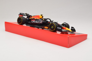 Red Bull Racing RB18 #1 M. Verstappen Oracle Winner Dutch GP 2022 Minichamps 1:18 113223501 Metal - imaginea 4 din 7