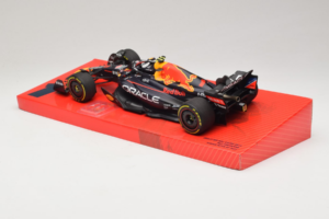 Red Bull Racing RB18 #1 M. Verstappen Oracle Winner Dutch GP 2022 Minichamps 1:18 113223501 Metal - imaginea 5 din 7