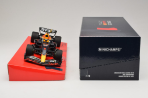 Red Bull Racing RB18 #1 M. Verstappen Oracle Winner Dutch GP 2022 Minichamps 1:18 113223501 Metal - imaginea 6 din 7