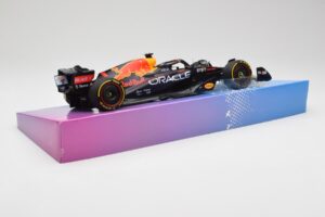 Red Bull Racing RB18 #1 M. Verstappen Winner Miami GP 2022 Minichamps 1:18 113220501 Metal - imaginea 3 din 7
