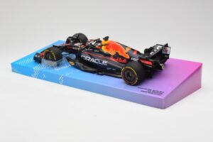Red Bull Racing RB18 #1 M. Verstappen Winner Miami GP 2022 Minichamps 1:18 113220501 Metal - imaginea 5 din 7