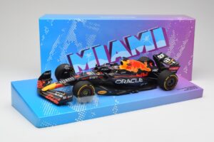 Red Bull Racing RB18 #1 M. Verstappen Winner Miami GP 2022 Minichamps 1:18 113220501 Metal - imaginea 7 din 7