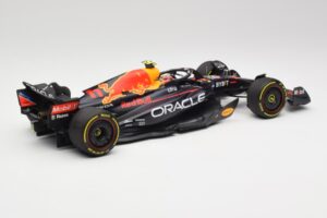 Oracle Red Bull Racing RB18 #11 S. Perez Abu Dhabi GP 2022 Minichamps 1:18 110222211 Metal - imaginea 2 din 7