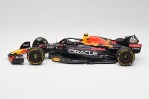 Oracle Red Bull Racing RB18 #11 S. Perez Abu Dhabi GP 2022 Minichamps 1:18 110222211 Metal - imaginea 3 din 7