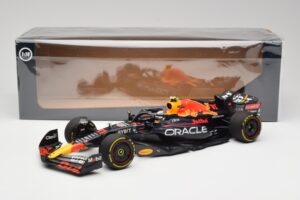 Oracle Red Bull Racing RB18 #11 S. Perez Abu Dhabi GP 2022 Minichamps 1:18 110222211 Metal - imaginea 7 din 7