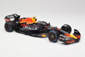 Oracle Red Bull Racing RB18 #11 S. Perez Monaco GP Winner Rain Tyre Version 2022 Minichamps 1:18 110222711 Metal - imaginea 4 din 7