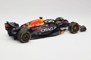 Oracle Red Bull Racing RB19 #1 M. Verstappen Winner Abu Dhabi GP 2023 Minichamps 1:18 110232301 Metal - imaginea 2 din 7
