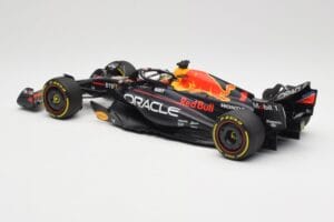 Oracle Red Bull Racing RB19 #1 M. Verstappen Winner Abu Dhabi GP 2023 Minichamps 1:18 110232301 Metal - imaginea 5 din 7