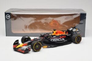 Oracle Red Bull Racing RB19 #1 M. Verstappen Winner Abu Dhabi GP 2023 Minichamps 1:18 110232301 Metal - imaginea 7 din 7