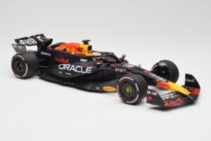 Oracle Red Bull Racing RB20 #1 M. Verstappen Winner Bahrain GP 2024 Minichamps 1:18 110240101 Metal - imaginea 4 din 7