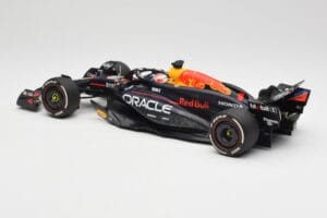 Oracle Red Bull Racing RB20 #1 M. Verstappen Winner Bahrain GP 2024 Minichamps 1:18 110240101 Metal - imaginea 5 din 7