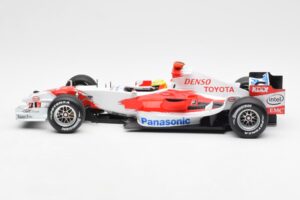 Panasonic Toyota Racing TF106 #8 R. Schumacher F1 2006 Minichamps 1:18 100060007 Metal - imaginea 3 din 6
