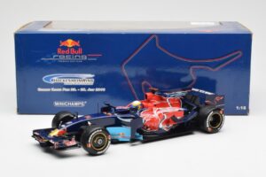 Red Bull Racing RB6 #6 M. Webber F1 Showcar 2010 Minichamps 1:18 150100076 Metal - imaginea 6 din 6