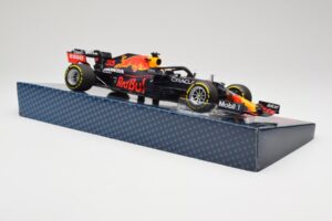 Red Bull Racing Honda RB16B #33 M. Verstappen Emilia Romagna GP 2021 Case Edition Minichamps 1:18 113210133 Rășină - imaginea 4 din 7