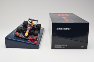 Red Bull Racing Honda RB16B #33 M. Verstappen Emilia Romagna GP 2021 Case Edition Minichamps 1:18 113210133 Rășină - imaginea 6 din 7