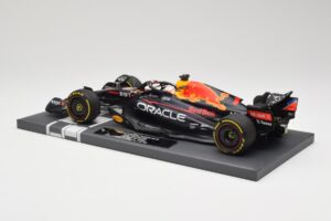 Oracle Red Bull Racing RB18 #33 M. Verstappen Belgian GP 2022 Minichamps 1:18 113221401 Rășină - imaginea 5 din 7