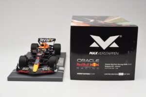 Oracle Red Bull Racing RB18 #33 M. Verstappen Belgian GP 2022 Minichamps 1:18 113221401 Rășină - imaginea 6 din 7