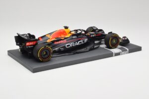 Oracle Red Bull Racing RB18 #33 M. Verstappen Mexican GP 2022 Minichamps 1:18 113222001 Rășină - imaginea 3 din 7