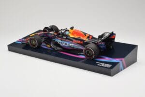 Oracle Red Bull Racing RB19 #33 M. Verstappen Miami GP 2023 Case Edition Minichamps 1:18 113233501 Rășină - imaginea 5 din 7