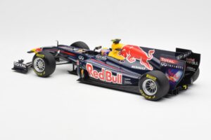 Red Bull Racing RB7 #2 M. Webber Showcar F1 2011 Minichamps 1:18 110110072 Metal - imaginea 5 din 6