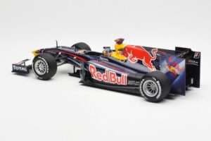Red Bull Racing Renault RB5 #5 S. Vettel Showcar 2010 Minichamps 1:18 153100175 Metal - imaginea 5 din 6
