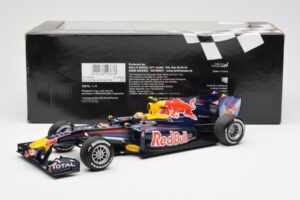 Red Bull Racing Renault RB6 #6 M. Webber F1 2010 Minichamps 1:18 110100006 Metal - imaginea 6 din 6