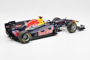 Red Bull Racing Renault RB6 #5 S. Vettel F1 World Champion 2010 Minichamps 1:18 110100005 Metal - imaginea 2 din 6