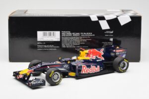 Red Bull Racing Renault RB6 #5 S. Vettel F1 World Champion 2010 Minichamps 1:18 110100005 Metal - imaginea 6 din 6