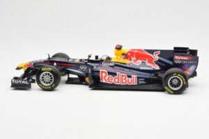 Red Bull Racing Renault RB6 #5 S. Vettel F1 World Champion Showcar 2010 Minichamps 1:18 150100075 Metal - imaginea 3 din 6