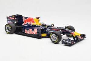 Red Bull Racing Renault RB6 #5 S. Vettel F1 World Champion Showcar 2010 Minichamps 1:18 150100075 Metal - imaginea 4 din 6