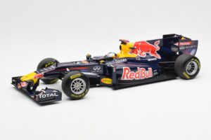 Red Bull Racing Renault RB6 #5 S. Vettel F1 World Champion Showcar 2010 Minichamps 1:18 150100075 Metal
