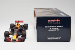 Red Bull Racing RB13 Tag Heuer #33 M. Verstappen Australian GP 2017 Minichamps 1:18 110170033 Rășină - imaginea 6 din 7