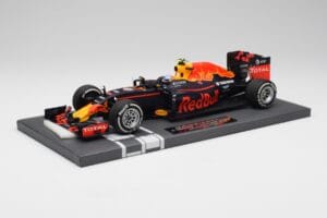 Red Bull RB12 #33 M. Verstappen Spain GP Winner 2016 Minichamps 1:18 117160333 Metal - imaginea 2 din 7