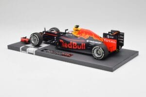 Red Bull RB12 #33 M. Verstappen Spain GP Winner 2016 Minichamps 1:18 117160333 Metal - imaginea 5 din 7