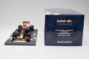 Red Bull RB12 #33 M. Verstappen Spain GP Winner 2016 Minichamps 1:18 117160333 Metal - imaginea 7 din 7