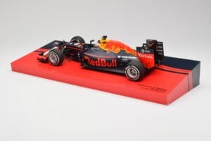 Red Bull RB12 #33 M. Verstappen Spain GP Winner 2016 Minichamps 1:18 147160533 Metal - imaginea 5 din 6
