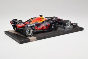 Red Bull RB16B #33 M. Verstappen Dutch GP Winner 2021 Minichamps 1:18 113212533 Metal - imaginea 3 din 7