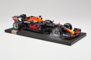 Red Bull RB16B #33 M. Verstappen Dutch GP Winner 2021 Minichamps 1:18 113212533 Metal - imaginea 4 din 7