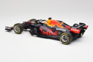Red Bull RB16B #33 M. Verstappen Emilia Romagna GP Winner Mid Race Tyres 2021 Minichamps 1:18 110210133 Metal - imaginea 5 din 7