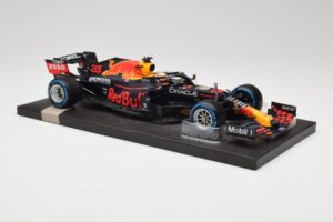 Red Bull RB16B #33 M. Verstappen Belgian GP 2021 Winner Minichamps 1:18 113211333 Rășină - imaginea 4 din 7