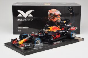 Red Bull RB16B #33 M. Verstappen Belgian GP 2021 Winner Minichamps 1:18 113211333 Rășină - imaginea 6 din 7