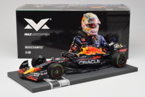 Red Bull Racing RB18 #1 M. Verstappen Japan GP Winner 2022 Minichamps 1:18 113221801FB-R1 Metal - imaginea 8 din 8